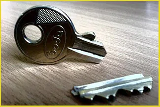 Locksmith Of Newport Beach Newport Beach, CA 949-614-2689 - 14-66-broken-key